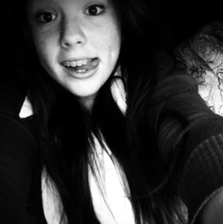 paaige_xoxo's profile picture. Paige • Single • 14 • Dimples. 
Giraffes & Elephants.. Obsessed. ✌
