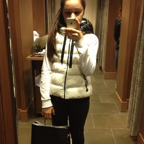 YakovlevAlesya's profile picture. Follow back.