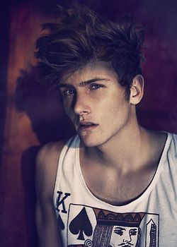 Nahar909's profile picture. اذا أردت أن تعرف شيء عني إسألني ولا تسأل غيري فعشاق التأليف كثيرون !