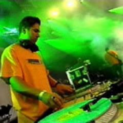 DJ Stix is a Hip Hop scratch DJ / Producer from the south of England. All of his music is available on Itunes, etc.