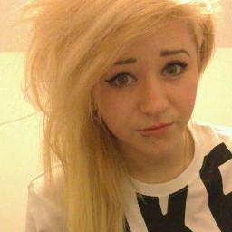 might follow back | ask me anything http://t.co/UKIHHtSM xo | 15 years | fruit-tellas | just follow me yeah, ok