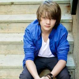 hi !! I'm a fan of dakota goyo! follow me ..  3: D