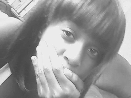 Im just lil leelee kickinn' it with Big Leelee!
=)