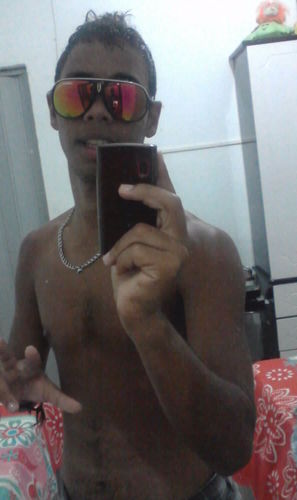 ó chego na simplicidade na humildade não mim leve a mal, não aceito certas Pílantragens de vários safados que pagam o pau. ♪