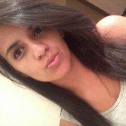 O mundo pode até fazer você choraar , mais Deus te queer , sorrindo ♪