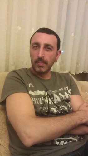 Stabil muhabbet adamı....