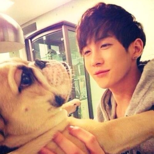 Ulzzang, model, and a sexy mofo. What else can you ask for?
| Bi | Gotta have all the fun, no?