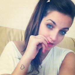 @ddlovato 3
Eu erro. Eu amo. Eu choro. Eu brinco. Eu sorrio. Eu tenho defeitos. Eu tenho qualidades. Eu minto. Eu não sou perfeita, aceite.