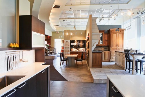 Cuisinistes, Cuisines haut de gamme, Salle de montre, Kitchen designers, High end kitchens, Showroom