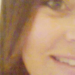 bipolar, insuportável, ignorante, irritante (: porém anti-social ;*