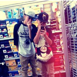 #ceezyTeam #belieber @justinbieber @ConorMaynard @CandiceMuzemba https://t.co/8NDRjE74 follow n retweet you #TeamFollowBack #Team_Retweeters