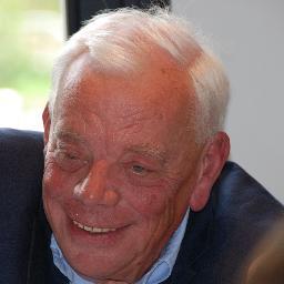 Ex chirurgien et directeur d'hôpital. Je me consacre actuellement à la réalisation d'habitats groupés intergénérationnels.