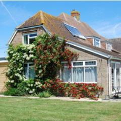 4 star s/c nr Chichester beaches for 6/10 people w hottub & sauna. Disabled access, parking, big garden in countryside. + Natures Elements w full access for 6