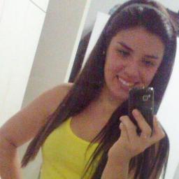 Às vezes sou engraçada, outras vezes sou séria; Às vezes sou menina e outras vezes sou bem mulher; Às vezes sou complicada e indecisa