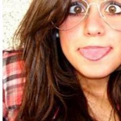 Tenho 15 anos,sou menina,linda,cool,descolada,moderna,CARI… da gema,feliz e engraçada!!
por favor e urgentee!!