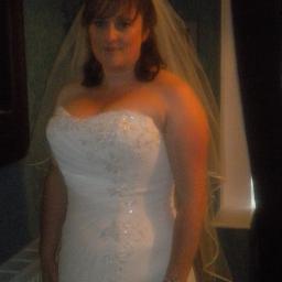 Married to Dan :-), living in Old Windsor :-), mum to Carl and Ella :-), Foster Carer :-) - Life is pretty good right now.....