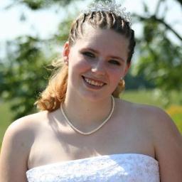 Stay at home mother. passion for photography. I LOVE TWILIGHT SAGA! married to the man of my dreams. I love to sing and dance even if i'm not that great at it!