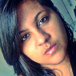 Sagitaariana , chata , ciumenta , besta , aleegree , ama fazer novas amizades , caarinhosa .  sonha em um dia fazer faculdade de medicina , fã de @Garotasafada