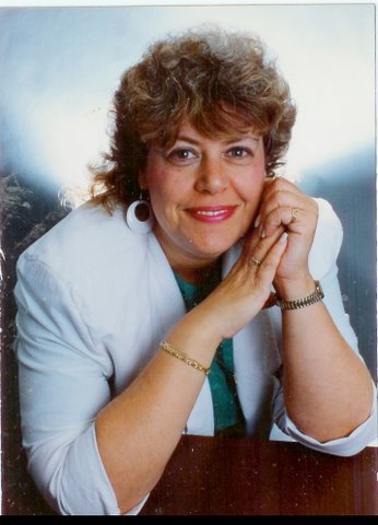 Happily retired. Old movies & B'way musicals, spiritualists,  kitties, Dallas Cowboys, Israel, Donald Trump, Las Vegas