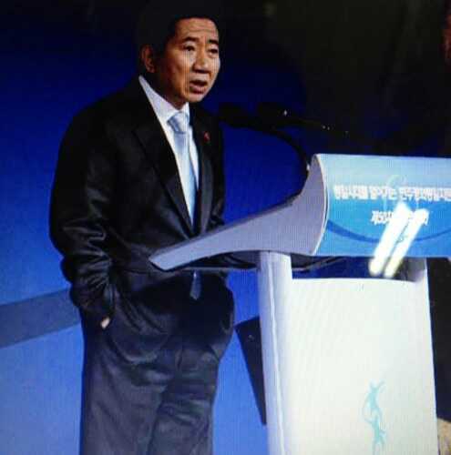 dakggagi's profile picture. 사람답게 대우받는, 사람 노릇을 하는, 사람이 돈과 시장의 주인 노릇을 하는, 그런 세상을 만들고 싶었다.(대한민국 민주정부 2대 대통령 노 무현)