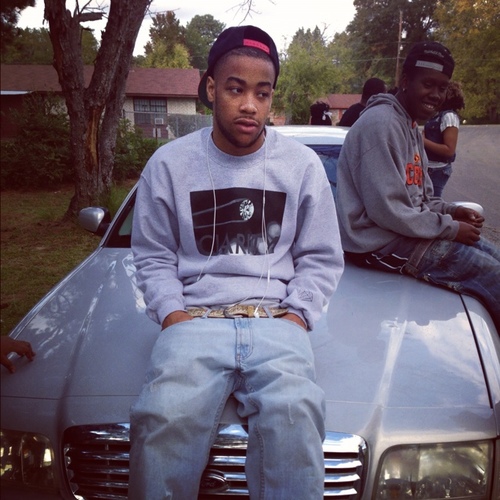 I lead by example . so jux follow ... Instagram:x_tweezy KIK: tweezy400