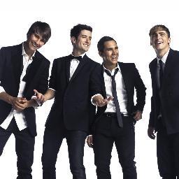 Amo a BTR me gusta la pizza y mi idola es Cher Lloyd