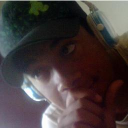 Quem Sou ???? 
 Segue ai e tenta a Sorte !!!! 
FiCa A VonTade MaiS NauM MeXe em NaDa ♫♪♫♪♫♫  #Dono: @TroOLlei__vcS   é Sou eu  #Foda-se