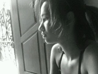 amo musica,sonho em ser cantora etc...