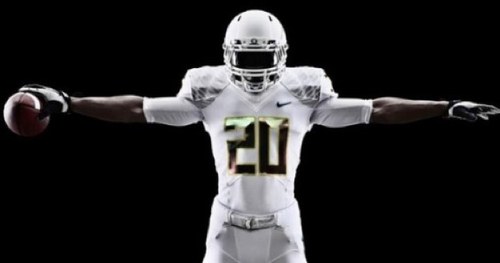 *The Realest football acount on twitter.*       Im just trying to live the dream.