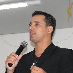 Missionário da Igreja Metodista, Vocalista da banda João 15:16 , Policial Militar, pai da Leandra e Lana e marido da Ayda.
