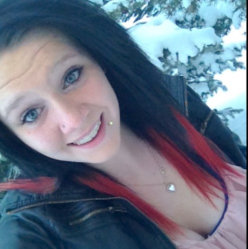 Hi . In my spare time i like to strip and dance on poles . Follow for a follow . Tweetin the truth and life c: