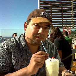 Chilezolano, 25 años vividos en Venezuela, blogero migratorio desde 2007, extranjero en Chile, huraño, amigable, tímido, explosivo