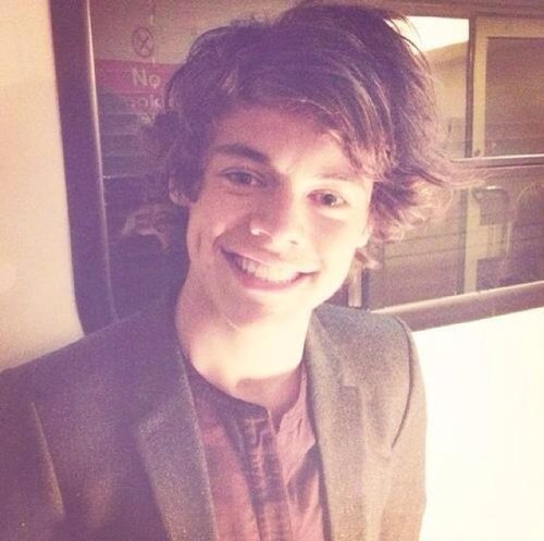 @harrynspice s backup account for limit or whatever so hi