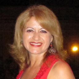 Periodista, Docente del IUESTA,  amo y sirvo a Dios, a mi familia y a mi prójimo. Provida y servidora de Proyecto Esperanza, acompañamiento Post Aborto.