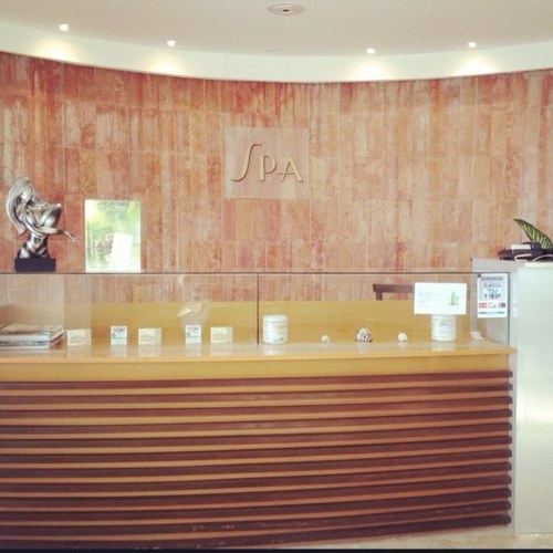 Consientete solo con profesionales En el mejor servicio y el mayor ambiente SPA 20 aÑos de experiencia Citas: 8119996