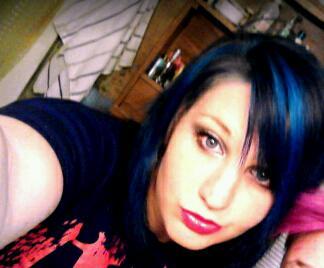 amber_morgan17's profile picture. 