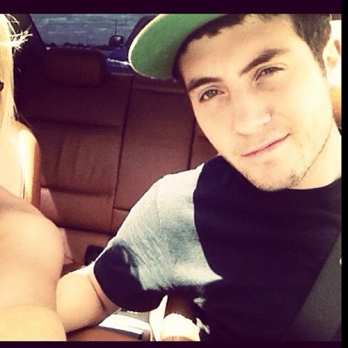 KnuckifuStruck's profile picture. 