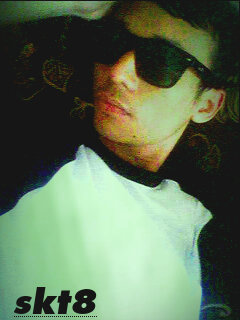 rezalisers's profile picture. Ya allah berkahi kehidupan keluarga kecil kami & saudara2 kami ,amien .