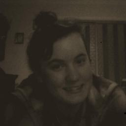 I'm Caitlyn, I'm from New Zealand. I'm a Directioner! Love netball and football. and food! ~.~