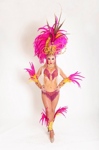 Lic. En Nutrucion y bailarina profesional.
