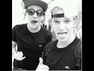 I'm simpsonizers CodySimpson followed 12|03|12 Carly RJ 12|08|12. 29B75CF5 add me :)