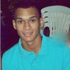 Não adianta olhar para o céu com muita fé e pouca luta!  Jogador de Futebol