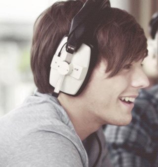 Hi Im Tanya:D A 100%follow back DIRECTIONER!!!
Lou I really can't go to bed without your cup of tea:))
I love all directioners!!So come and follow me!!:)