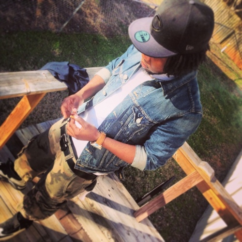 iMrDuMbShiT's profile picture. look ^ datz my name FOLLOW mEh if yhu wanna b entertained.......... #teamARIES #teamSAINTS #teamfollowback #teamNOdraws lmao 
Instagram: imrdumbshit