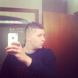 17 years old ... Half black half portugueses hockey player.... FOLLOW ME #TeamFollowBack