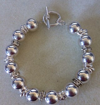 I make bespoke jewellery, including earrings, bracelets and necklaces. Email - vanillajewellery@yahoo.co.uk