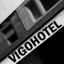 Un elegante hotel, tanto interior como exterior, que escapa de las estridencias formales y donde se cuida hasta el mas mínimo detalle. -Empresa simulada-
