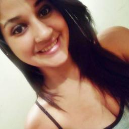 Lara Mello Silva, 15 anos, Geminiana, Flamenguista,Dramática,Irritante, Romântica,Chorona,Mandona,Orgulhosa,Desligada & Ciumenta =)