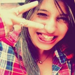 SOU FILHA DE JAH ! Aprendi a valorizar a si própria e a quem está ao meu lado, eu não me importo se você vai gostar ou não, essa sou eu. (: