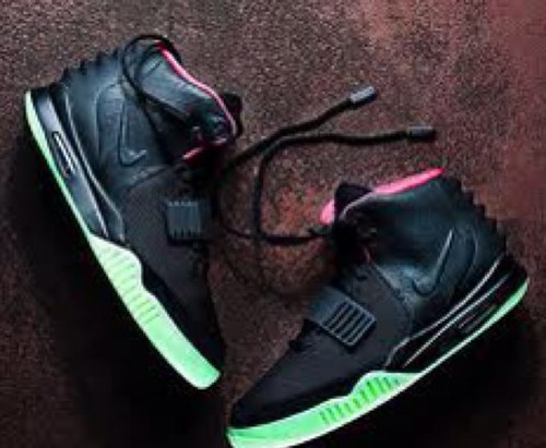 Official twitter of ig: @SneakSale !
Send a picture and a brief description of your sneakers for sale to igsneaksale@gmail.com to get posted!! Thats it!
